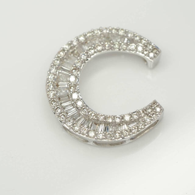 vo○r D0.50ct 月モチーフ K18WG天然ダイヤモンドペンダントトップ