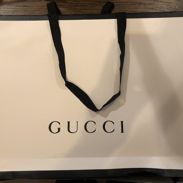 Gucci(グッチ)の【新品未使用】GUCCI ストール 2020年秋 新作 グレーxピンク レディースのファッション小物(ストール/パシュミナ)の商品写真