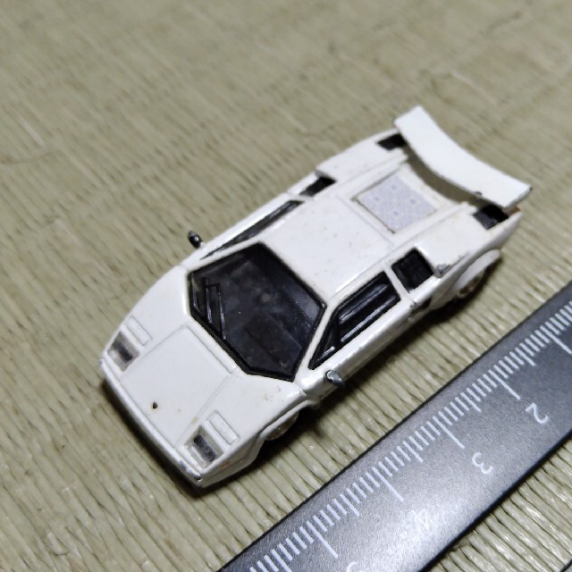 Lamborghini(ランボルギーニ)のランボルギーニ カウンタック ミニカー エンタメ/ホビーのおもちゃ/ぬいぐるみ(ミニカー)の商品写真