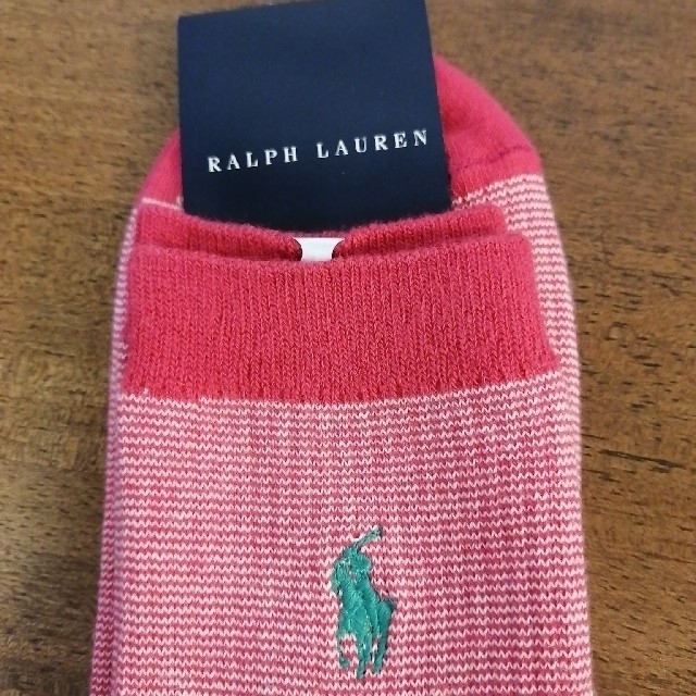 Ralph Lauren(ラルフローレン)のバラ様用 ラルフローレン 靴下 クルー丈 赤色 レディースのレッグウェア(ソックス)の商品写真