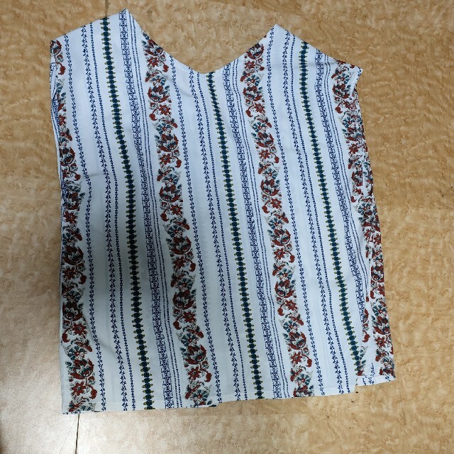 ノースリーブ シャツ  レディースのトップス(Tシャツ(半袖/袖なし))の商品写真