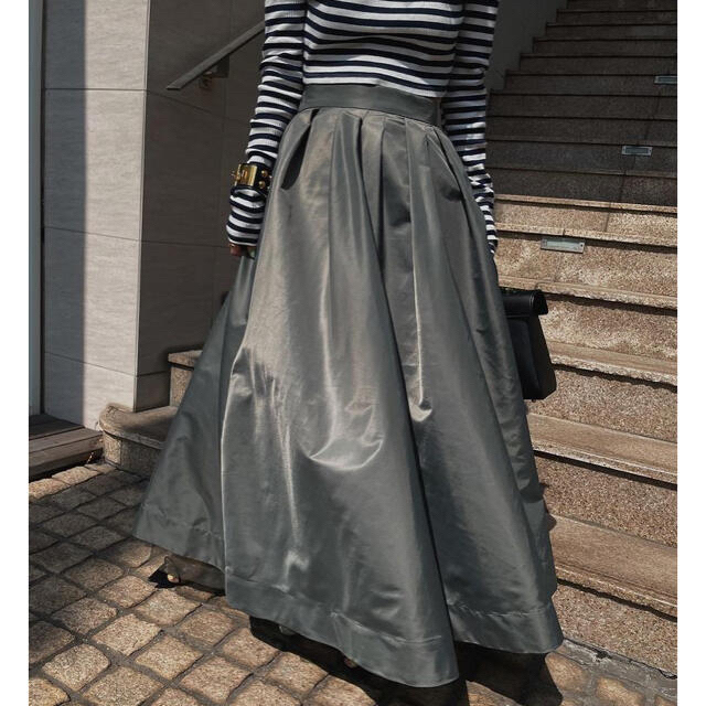 Ameri VINTAGE(アメリヴィンテージ)の ameri vintage ロングスカート(チュールスカート付き) グレー レディースのスカート(ロングスカート)の商品写真