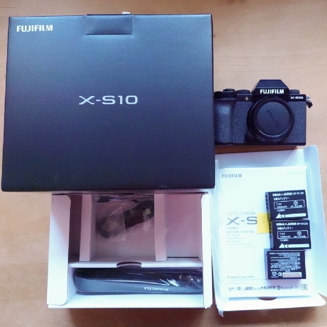 FUJIFILM X-S10