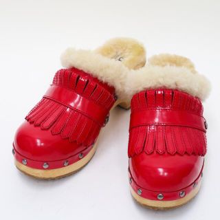 アグ(UGG)のUGG アグ 可愛い赤のサボサンダル 23cmとリーガルブーツ　パテントレザー(サンダル)