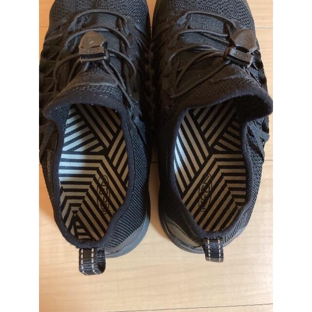 KEEN(キーン)のKEEN UNEEK EXO Triple Black メンズの靴/シューズ(スニーカー)の商品写真