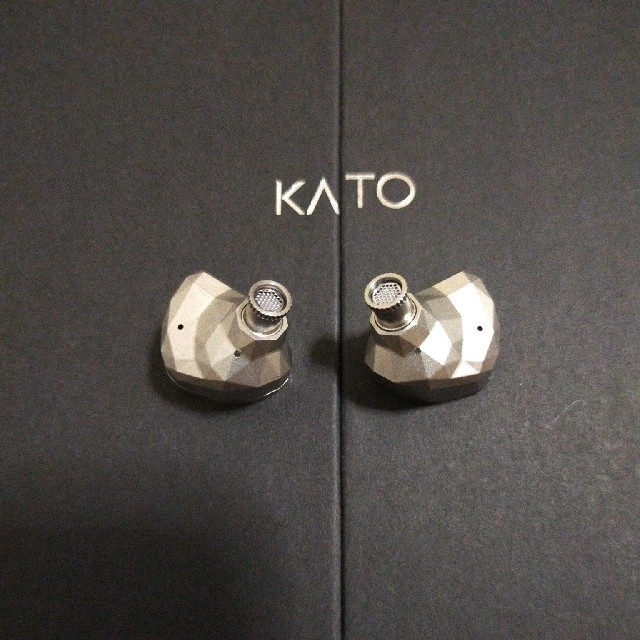 水月雨 MOONDROP KATO マットグレイ スマホ/家電/カメラのオーディオ機器(ヘッドフォン/イヤフォン)の商品写真