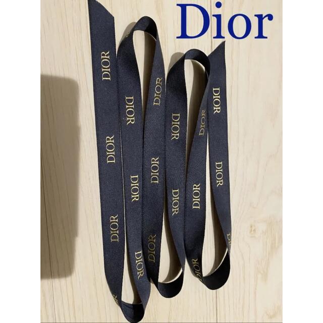 Dior(ディオール)の【クリスマス限定】2021年Dior ポリデー　ラッピング　リボン　リボンロール インテリア/住まい/日用品のオフィス用品(ラッピング/包装)の商品写真