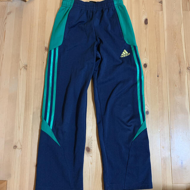 adidas(アディダス)のadidas アディダス ジャージ　パンツ　140 キッズ/ベビー/マタニティのキッズ服男の子用(90cm~)(パンツ/スパッツ)の商品写真