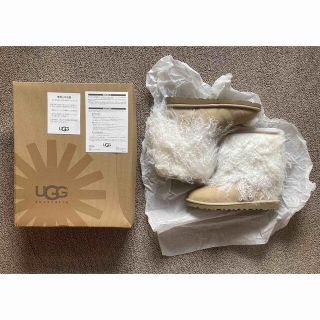 アグ(UGG)のUGGアグ  シープスキンカフブーツ1875 サンドナチュラル ムートン 新品(ブーツ)