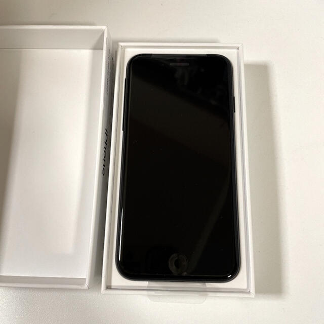 新品　iPhone SE 64GB ブラック　SIMフリー　本体　第二世代