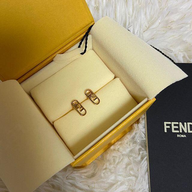 Fendi ラグジュアリー 新品 Fendi オーロック ゴールドカラーピアスの通販 By My Heart S Shop フェンディならラクマ