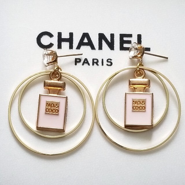 CHANEL(シャネル)のNo.5パフューム/二連フープピアス/PINK ハンドメイドのアクセサリー(ピアス)の商品写真