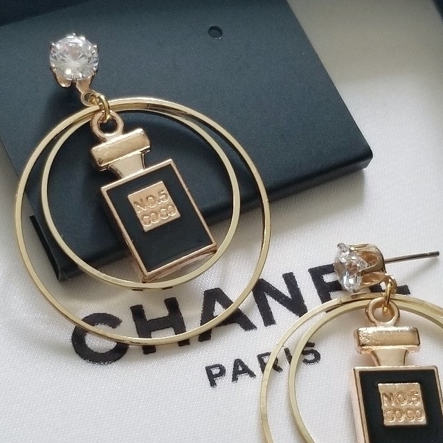 CHANEL(シャネル)のNo.5パフューム/二連フープピアス/PINK ハンドメイドのアクセサリー(ピアス)の商品写真