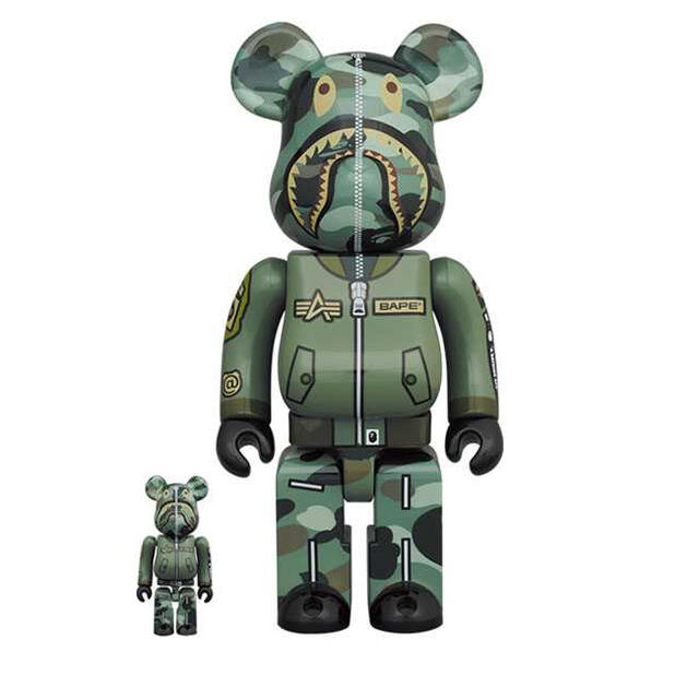 フィギュアBE@RBRICK BAPE (R) × ALPHA 100％ & 400％