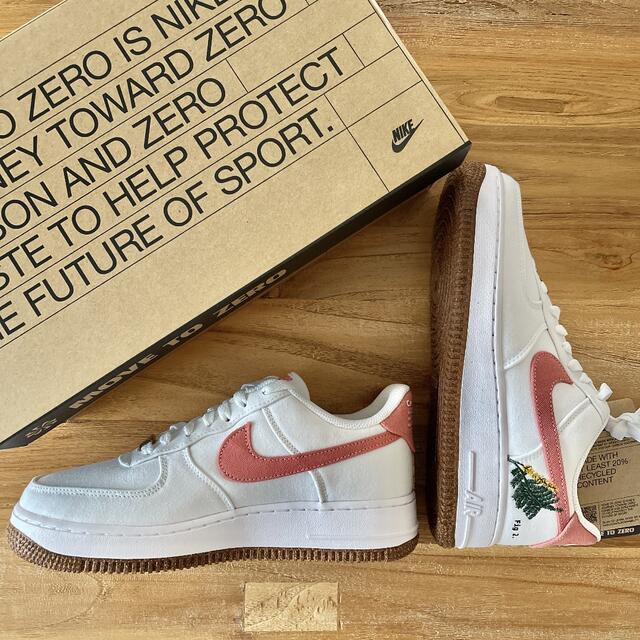 美品 NIKE AIR FORCE 1 '07 SE ナイキ AF1 スニーカー