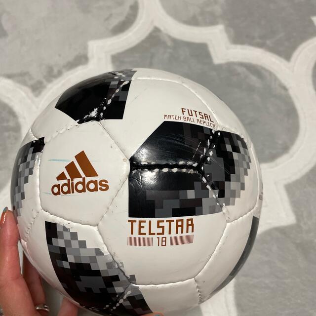 adidas(アディダス)のRUSSIA 2018 フットサルボール 3号球 小学生用 スポーツ/アウトドアのサッカー/フットサル(ボール)の商品写真