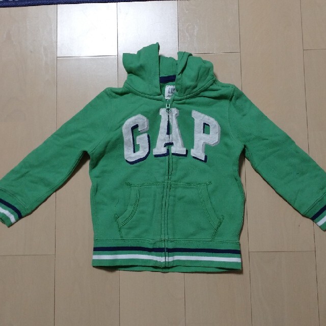 GAP Kids(ギャップキッズ)のGAP パーカー キッズ/ベビー/マタニティのキッズ服男の子用(90cm~)(Tシャツ/カットソー)の商品写真