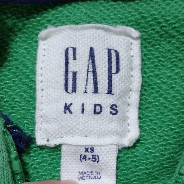 GAP Kids(ギャップキッズ)のGAP パーカー キッズ/ベビー/マタニティのキッズ服男の子用(90cm~)(Tシャツ/カットソー)の商品写真