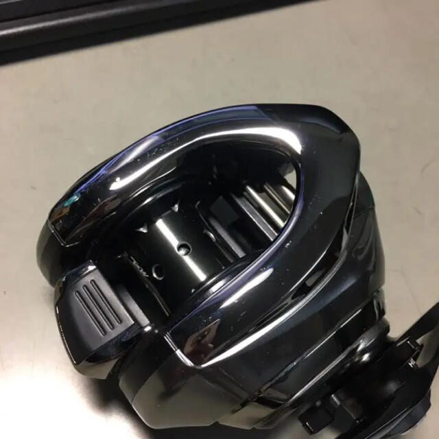 SHIMANO(シマノ)のシマノ 16アンタレスDC HG RIGHT　右巻き⑨ スポーツ/アウトドアのフィッシング(リール)の商品写真