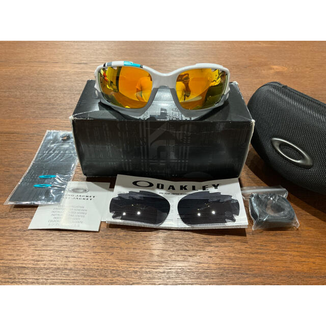 Oakley(オークリー)の【中古】Oakley レーシングジャケット 30周年記念モデル メンズのファッション小物(サングラス/メガネ)の商品写真