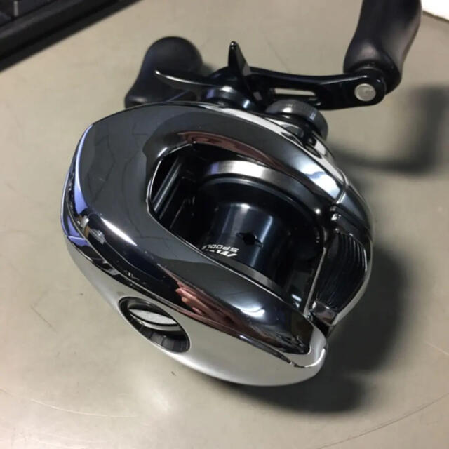 SHIMANO(シマノ)の【美品】シマノ 19アンタレス　HG　右　RH⑦ スポーツ/アウトドアのフィッシング(リール)の商品写真