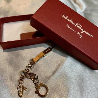 サルヴァトーレフェラガモ(Salvatore Ferragamo)のSalvatore Ferragamo フェラガモ ストラップ 箱付き(キーホルダー)