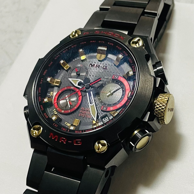 G-SHOCK(ジーショック)の【極美品】MRG-G1000B-1A4JR（赤備え） メンズの時計(腕時計(アナログ))の商品写真