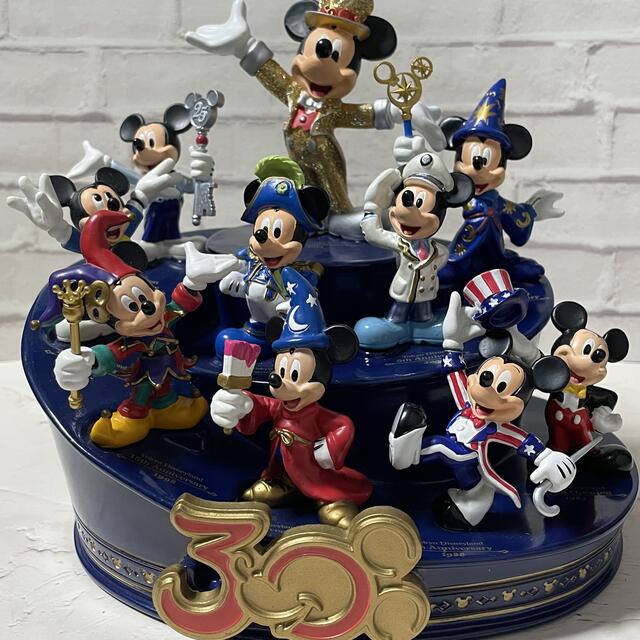 東京ディズニーランド30周年 歴代ミッキー　フィギュア・フィギュアリン・置物陶器 | フリマアプリ ラクマ