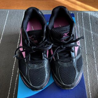 ミズノ(MIZUNO)のミズノ　超美品　スニーカー　(スニーカー)