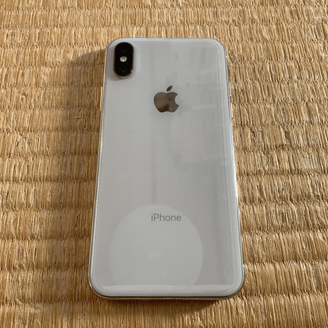 iPhone(アイフォーン)のアップル iPhone X Silver 64 GB SIMフリー スマホ/家電/カメラのスマートフォン/携帯電話(スマートフォン本体)の商品写真