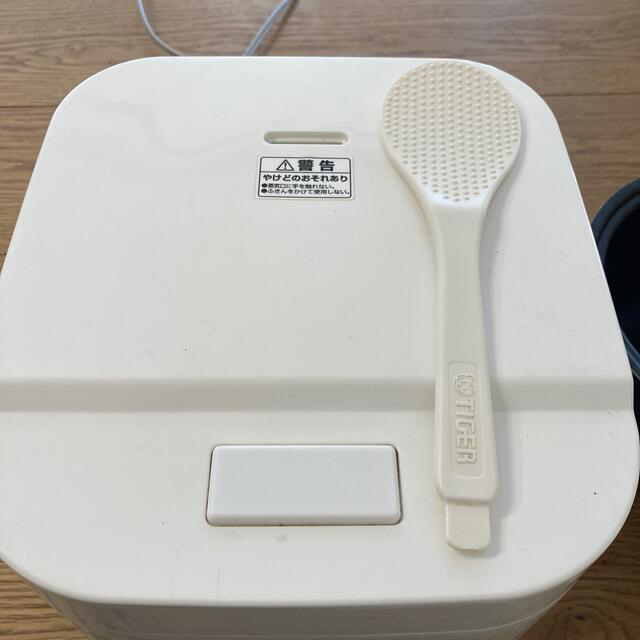 ニトリ(ニトリ)の炊飯器（ミニしゃもじ付） スマホ/家電/カメラの調理家電(炊飯器)の商品写真