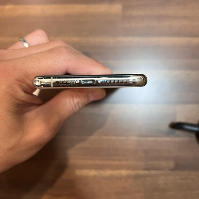 iPhone(アイフォーン)のアップル iPhoneXS 256GB Silver SIMフリー スマホ/家電/カメラのスマートフォン/携帯電話(スマートフォン本体)の商品写真