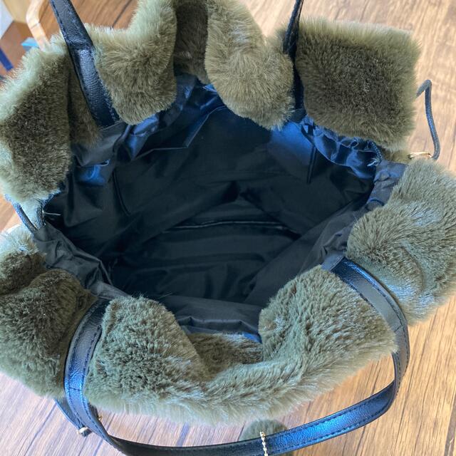 maturiteふんわりファーの巾着バッグ レディースのバッグ(ショルダーバッグ)の商品写真