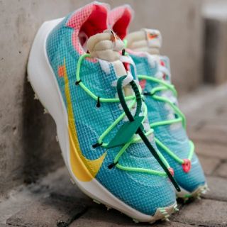 ナイキ(NIKE)の早いもの勝ち！オフホワイト×ナイキ ウィメンズ ヴェイパーストリート 新品正規品(スニーカー)