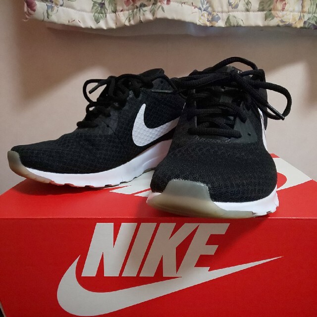 NIKE - NIKE ナイキ AIRMAX MOTION エアマックス モーション 黒白の