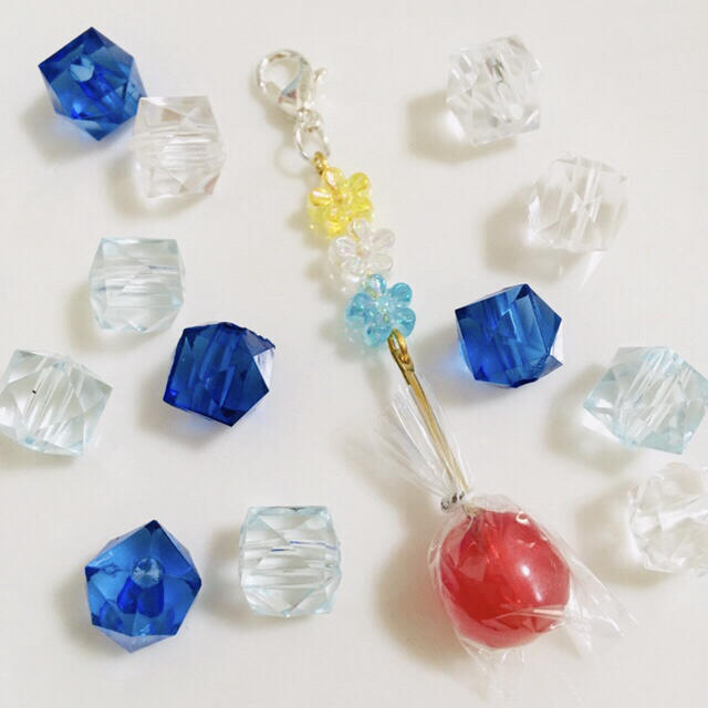 りんご飴 1こ マスクチャーム ミニチュア フェイクフード ハンドメイド | フリマアプリ ラクマ