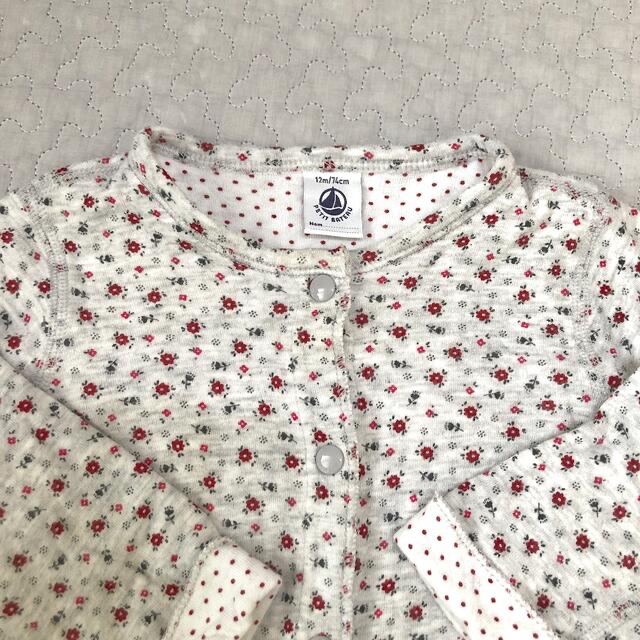 PETIT BATEAU(プチバトー)のプチバトー　花柄カーディガン　12m/74cm キッズ/ベビー/マタニティのベビー服(~85cm)(カーディガン/ボレロ)の商品写真