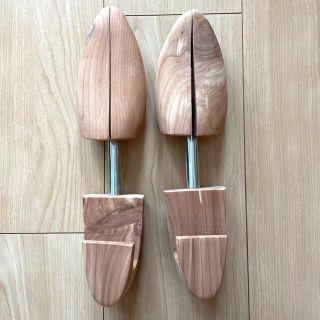 ムジルシリョウヒン(MUJI (無印良品))のMUJI レッドシダーシューキーパー 23〜25cm用(ローファー/革靴)