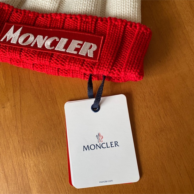 MONCLER(モンクレール)の定番人気ロゴ！【MONCLER】ニット帽 トリコ BERRETTO TRICOT メンズの帽子(ニット帽/ビーニー)の商品写真