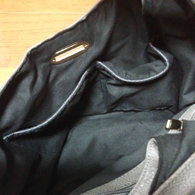 LIBERO ITALY本革、ショルダーバッグ レディースのバッグ(ショルダーバッグ)の商品写真