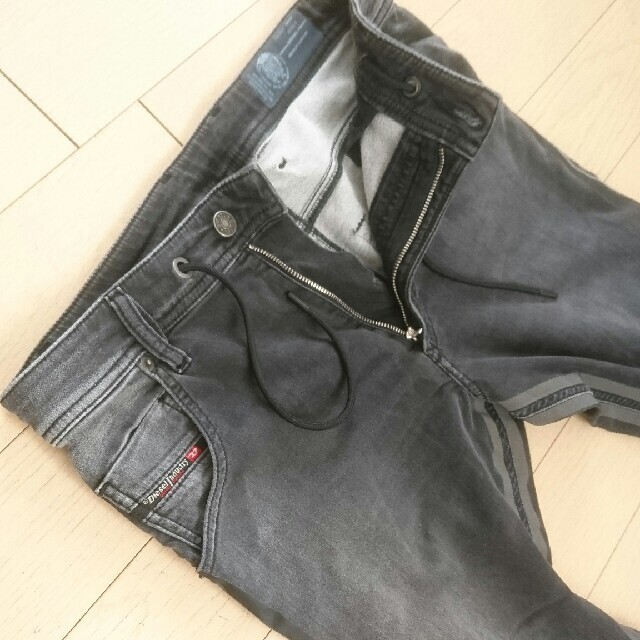 新品 未使用★DIESEL★メンズジョガーデニム28　値下げしました