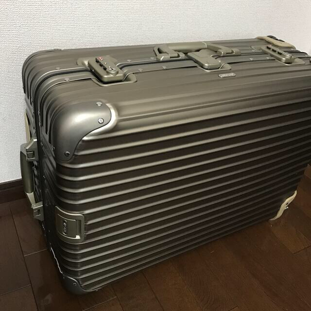 一回のみ使用　リモワ　スーツケース　トパーズ　チタニウム　64L