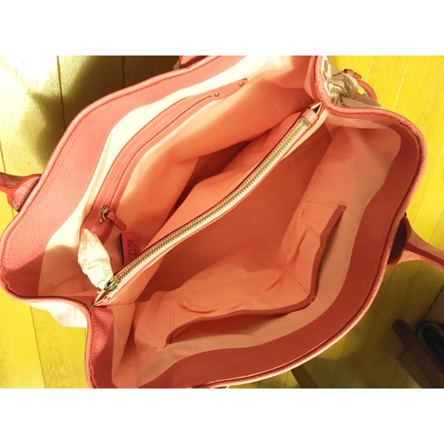 Juicy Couture(ジューシークチュール)の【お値下げ！】【新品未使用】ジューシークチュール・ビッグトートバッグ レディースのバッグ(トートバッグ)の商品写真