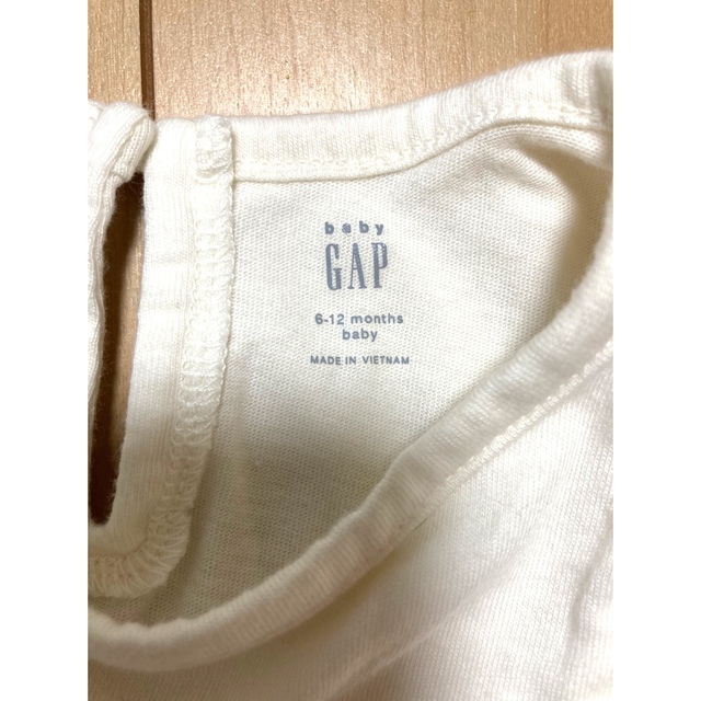 babyGAP(ベビーギャップ)のGAP_トップス風ロンパース_レース キッズ/ベビー/マタニティのベビー服(~85cm)(ロンパース)の商品写真