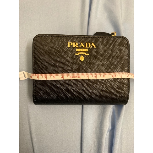 PRADA(プラダ)の【ちゃっくんお母さん様専用】PRADA サフィアーノ　二つ折り財布　小銭入れ付き レディースのファッション小物(財布)の商品写真