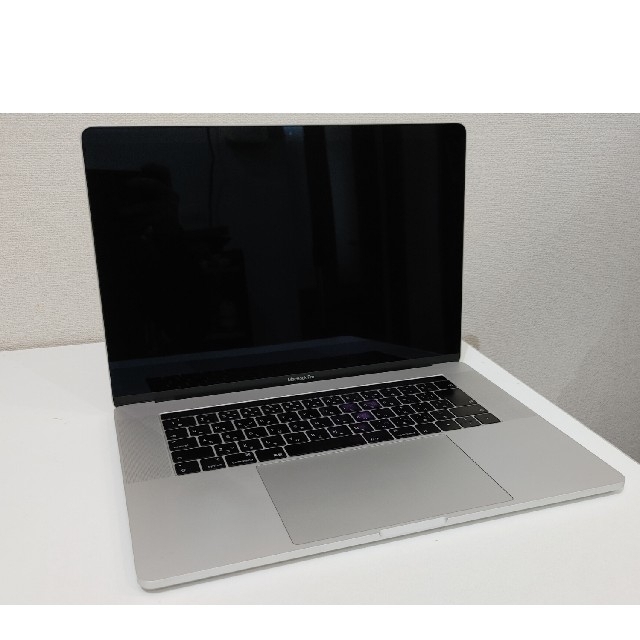 macbook pro 2018 15インチ　i7/16gb/560x