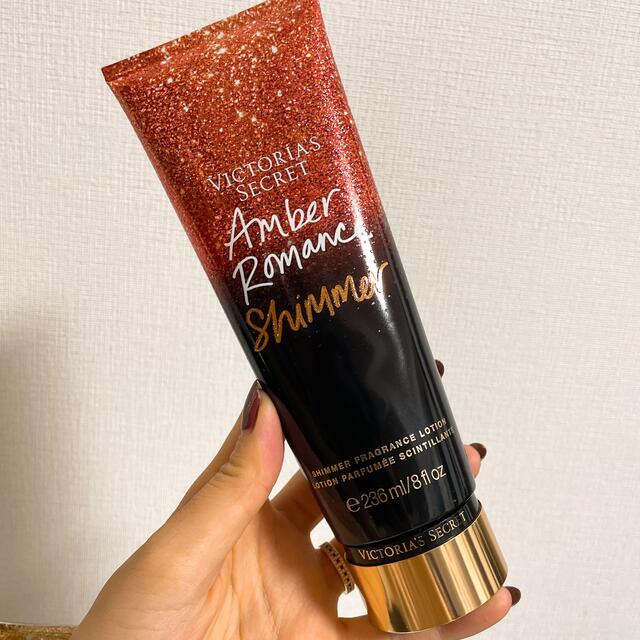 Victoria's Secret(ヴィクトリアズシークレット)のヴィクトリアシークレット SHIMMER LOTION 2本セット コスメ/美容のボディケア(ボディローション/ミルク)の商品写真