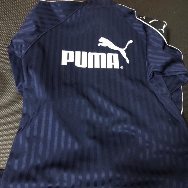 PUMA(プーマ)の新品　プーマ　上　ジャンバー　ジャケット　ジャージ　150 長袖　ネイビー キッズ/ベビー/マタニティのキッズ服男の子用(90cm~)(ジャケット/上着)の商品写真