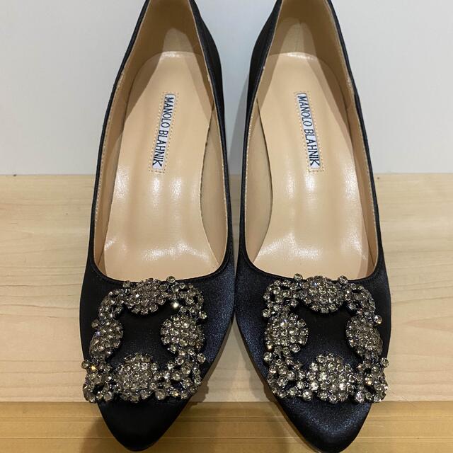 MANOLO BLAHNIK(マノロブラニク)のマノロブラニク　サテン36 レディースの靴/シューズ(ハイヒール/パンプス)の商品写真