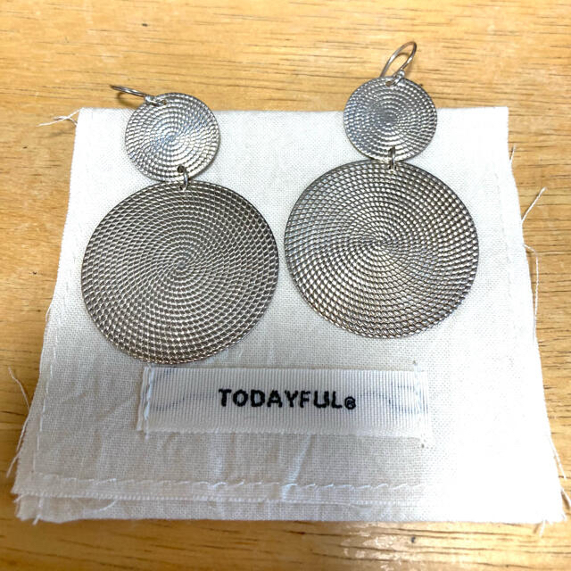 TODAYFUL(トゥデイフル)のtodayful プレートサークルピアス レディースのアクセサリー(ピアス)の商品写真